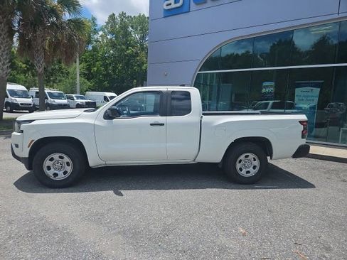 Used 2022 Nissan Frontier S w/ Technology Package RWD image 2