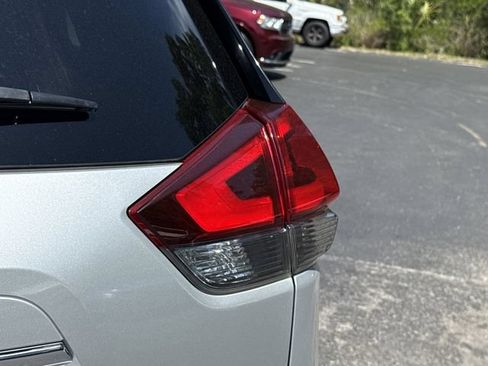 Used 2019 Nissan Rogue SV FWD image 49