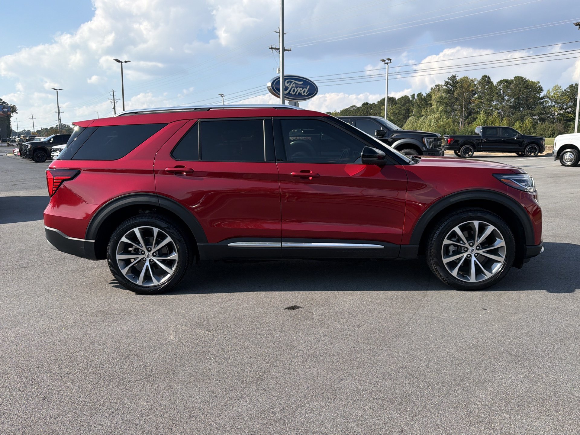 Used 2025 Ford Explorer Platinum w/ Ultimate Package AWD/4WD image 34
