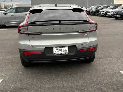 Used 2023 Volvo C40 P8 Recharge Plus w/ Climate Package image 5