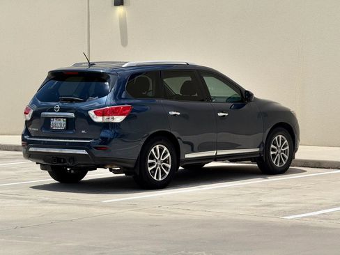 Used 2015 Nissan Pathfinder SL w/ SL Tech Package FWD image 7