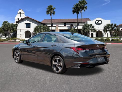 Used 2023 Hyundai Elantra SEL w/ Convenience Package FWD image 4