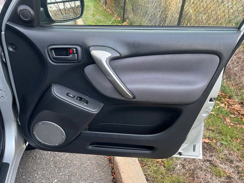 Used 2005 Toyota RAV4 2WD image 14