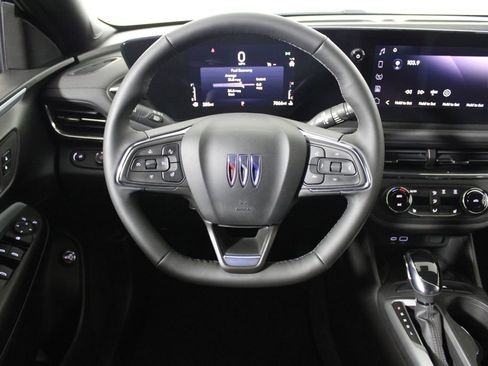 Used 2025 Buick Envista Preferred w/ Convenience I Package image 15