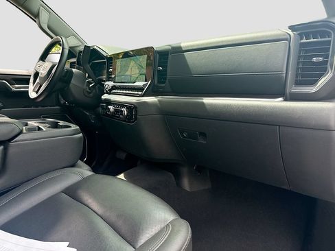 Used 2025 GMC Sierra 1500 SLT AWD/4WD image 32