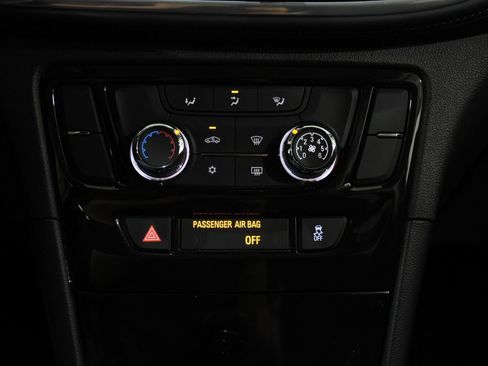 Used 2019 Buick Encore Sport Touring AWD/4WD image 18