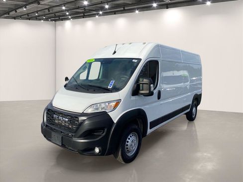 Used 2026 RAM ProMaster 2500 w/ Convenience Group FWD image 3