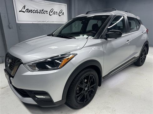 Used 2020 Nissan Kicks SR w/ Exterior Package FWD image 1