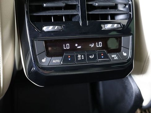 Used 2023 BMW iX xDrive50 w/ Premium Package AWD/4WD image 33