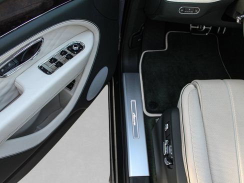 Certified 2024 Bentley Bentayga Extended Wheelbase AWD/4WD image 18