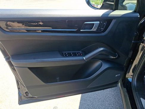 Used 2019 Porsche Cayenne AWD/4WD image 14