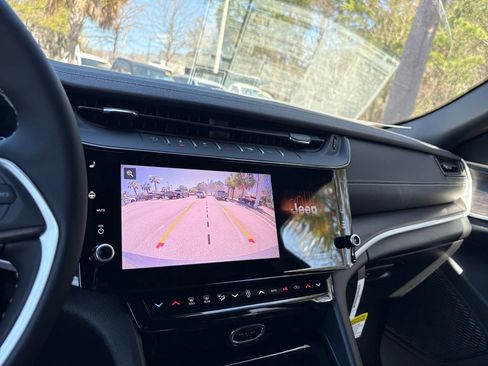 New 2026 Jeep Grand Cherokee Altitude image 20