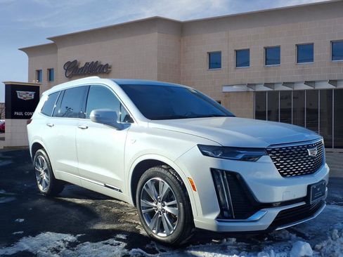 Certified 2023 Cadillac XT6 Premium Luxury image 3