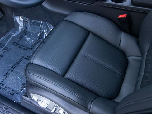 New 2026 Porsche Macan image 26