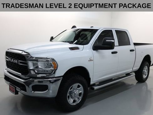 Used 2024 RAM 2500 Tradesman w/ Chrome Appearance Group AWD/4WD image 13