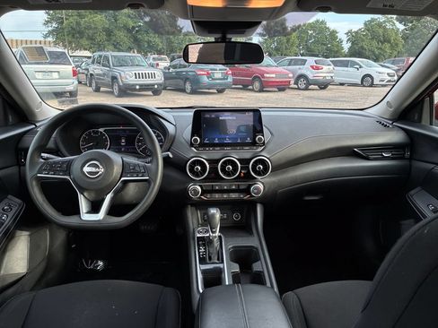 Used 2024 Nissan Sentra SV FWD image 13