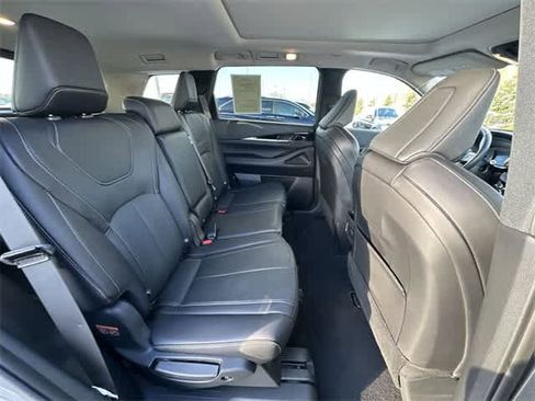 Used 2025 INFINITI QX60 Pure image 24