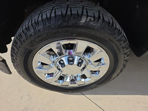 Used 2019 GMC Sierra 2500 Denali w/ Duramax Plus Package AWD/4WD image 5