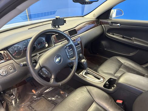 Used 2013 Chevrolet Impala LTZ FWD image 11