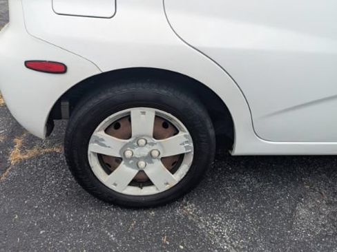 Used 2006 Chevrolet Aveo LS FWD image 12