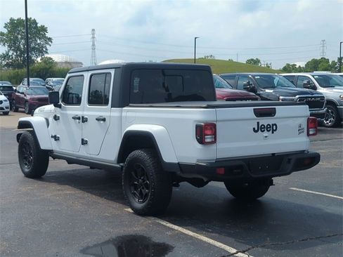 Certified 2021 Jeep Gladiator Willys image 5