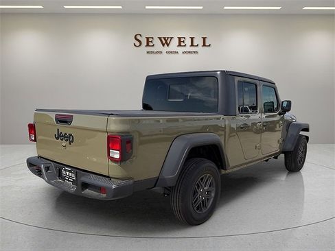 New 2025 Jeep Gladiator Sport image 5