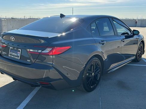 Used 2025 Toyota Camry Hybrid image 13