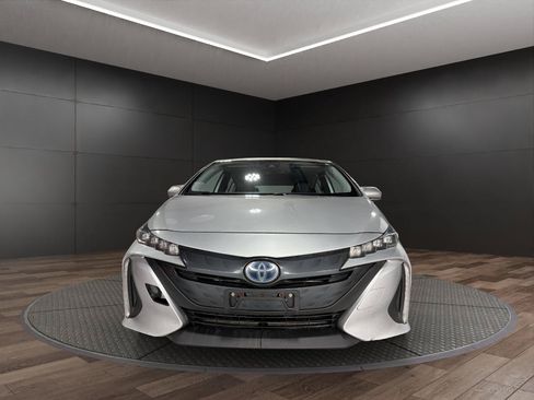 Used 2022 Toyota Prius Prime XLE FWD image 3