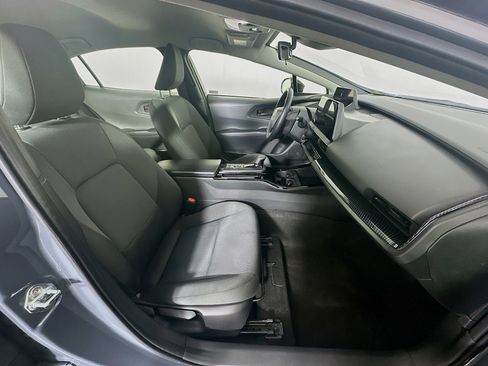 Used 2024 Toyota Prius LE image 31