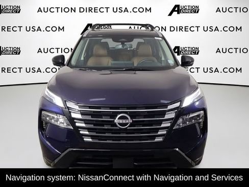 Used 2025 Nissan Rogue Platinum FWD image 2