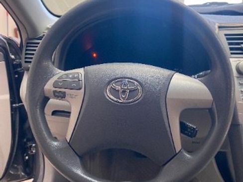 Used 2009 Toyota Camry LE FWD image 14
