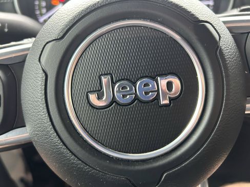 Used 2022 Jeep Wrangler Unlimited Sahara w/ Cold Weather Group AWD/4WD image 20