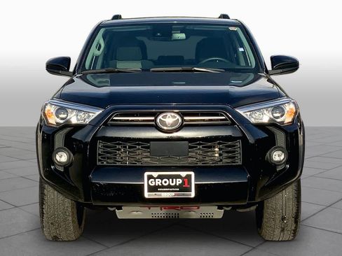 Used 2022 Toyota 4Runner SR5 AWD/4WD image 4