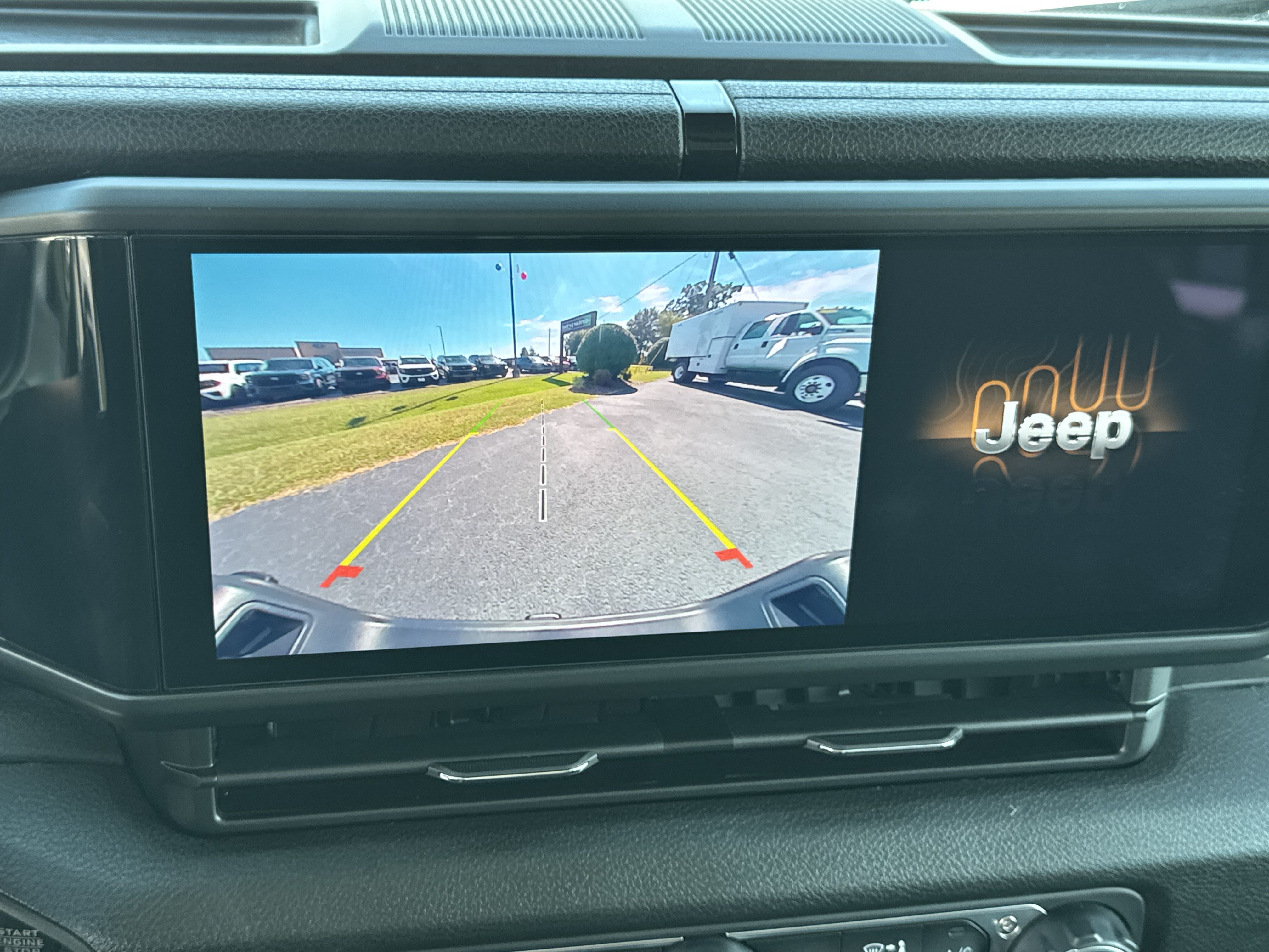 Used 2024 Jeep Gladiator Sport AWD/4WD image 26