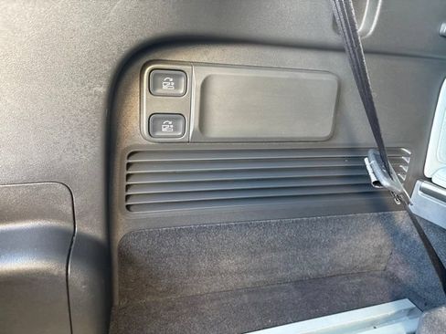 Used 2025 Rivian R1S Adventure Dual AWD/4WD image 33