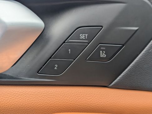 Used 2022 BMW X5 xDrive40i w/ M Sport Package image 38