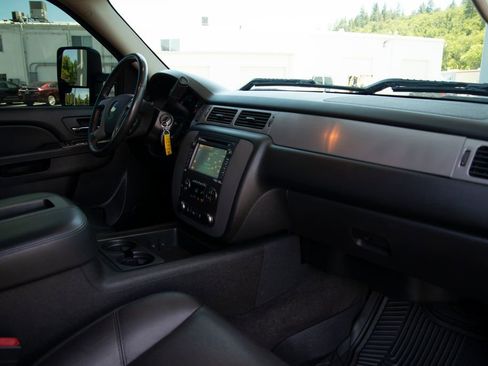Certified 2013 Chevrolet Silverado 1500 LTZ w/ LTZ Plus Package AWD/4WD image 18