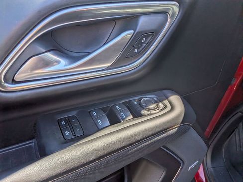 Used 2022 GMC Yukon AT4 w/ Technology Package image 12