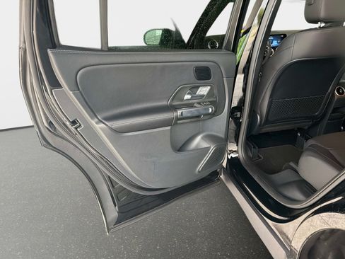 Used 2026 Mercedes-Benz GLB 250 image 13