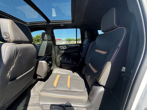 Used 2023 GMC Yukon XL AT4 w/ AT4 Premium Plus Package AWD/4WD image 19