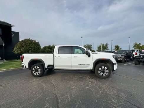Used 2024 GMC Sierra 2500 Denali w/ Denali Reserve Package AWD/4WD image 16