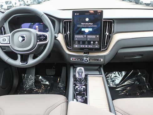 New 2026 Volvo XC60 B5 Plus w/ Climate Package PRO image 15