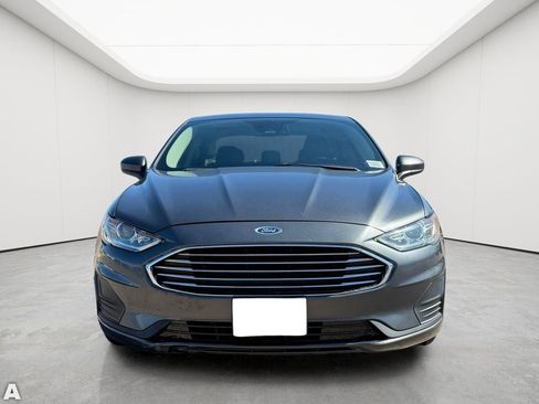 Used 2020 Ford Fusion SE image 5