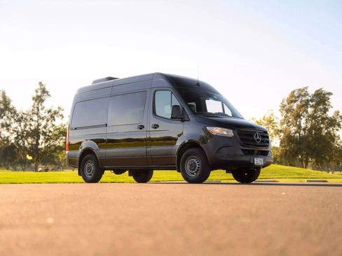 Used 2019 Mercedes-Benz Sprinter 2500 image 10