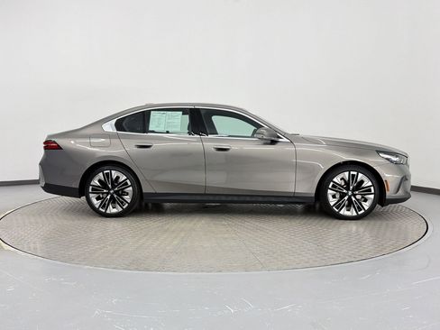 Certified 2026 BMW 530i image 8