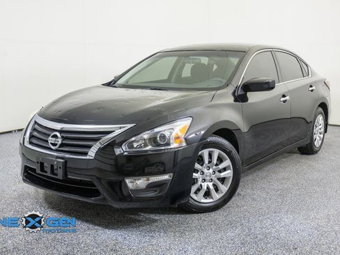 Used 2015 Nissan Altima 2.5 S w/ Power Driver Seat Package FWD image 3