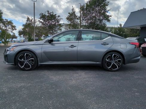 Used 2024 Nissan Altima 2.5 SR w/ SR Premium Package image 8