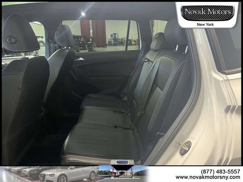 Used 2023 Volkswagen Tiguan SE R-Line image 12