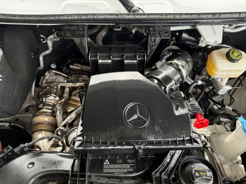 Used 2024 Mercedes-Benz Sprinter 4500 image 28