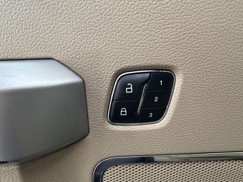 Used 2019 Ford F150 Lariat image 15